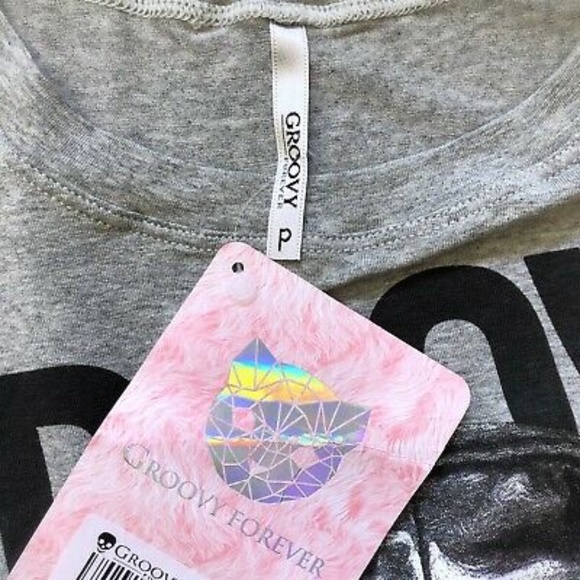 Groovy Forever Cat Graphic Tee - Picture 6 of 7